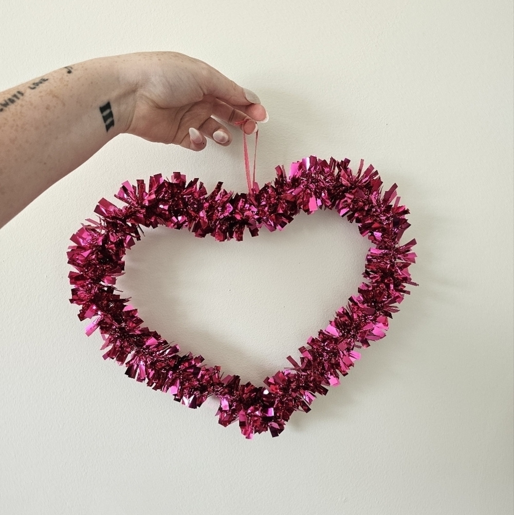 Pink Heart Tinsel Wreath Wall Decor Valentine's Day